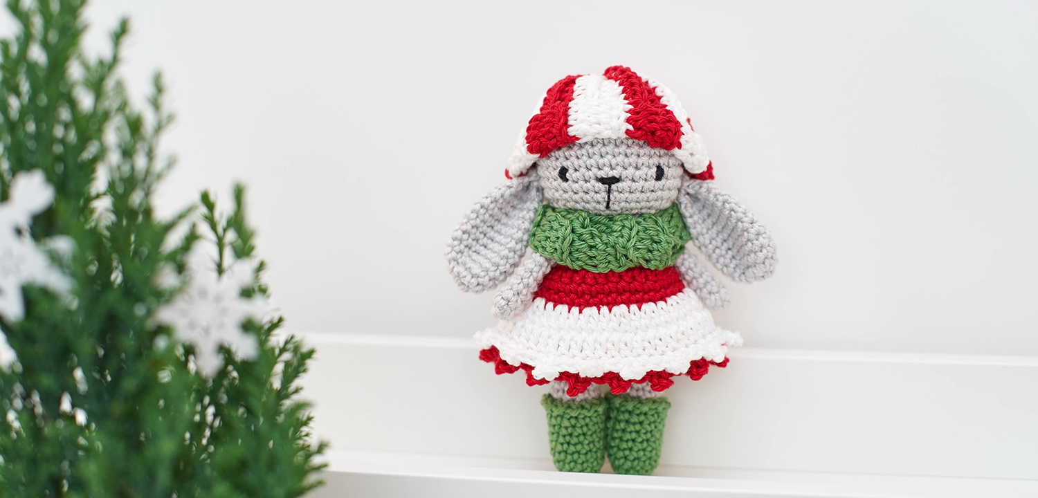 ZsebAmara - horgolt MINI nyuszi marokfigura lógó fülekkel, öltöztethető